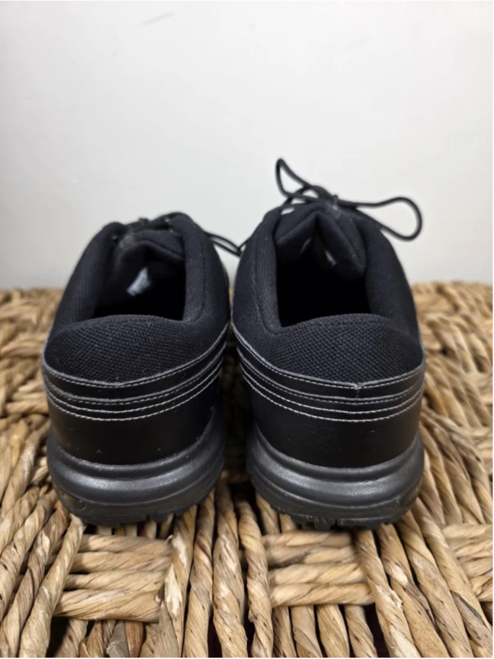 Nike Heritage Golf Shoes Mens 9W Wide Black Leather Soft Spikes 336041-001